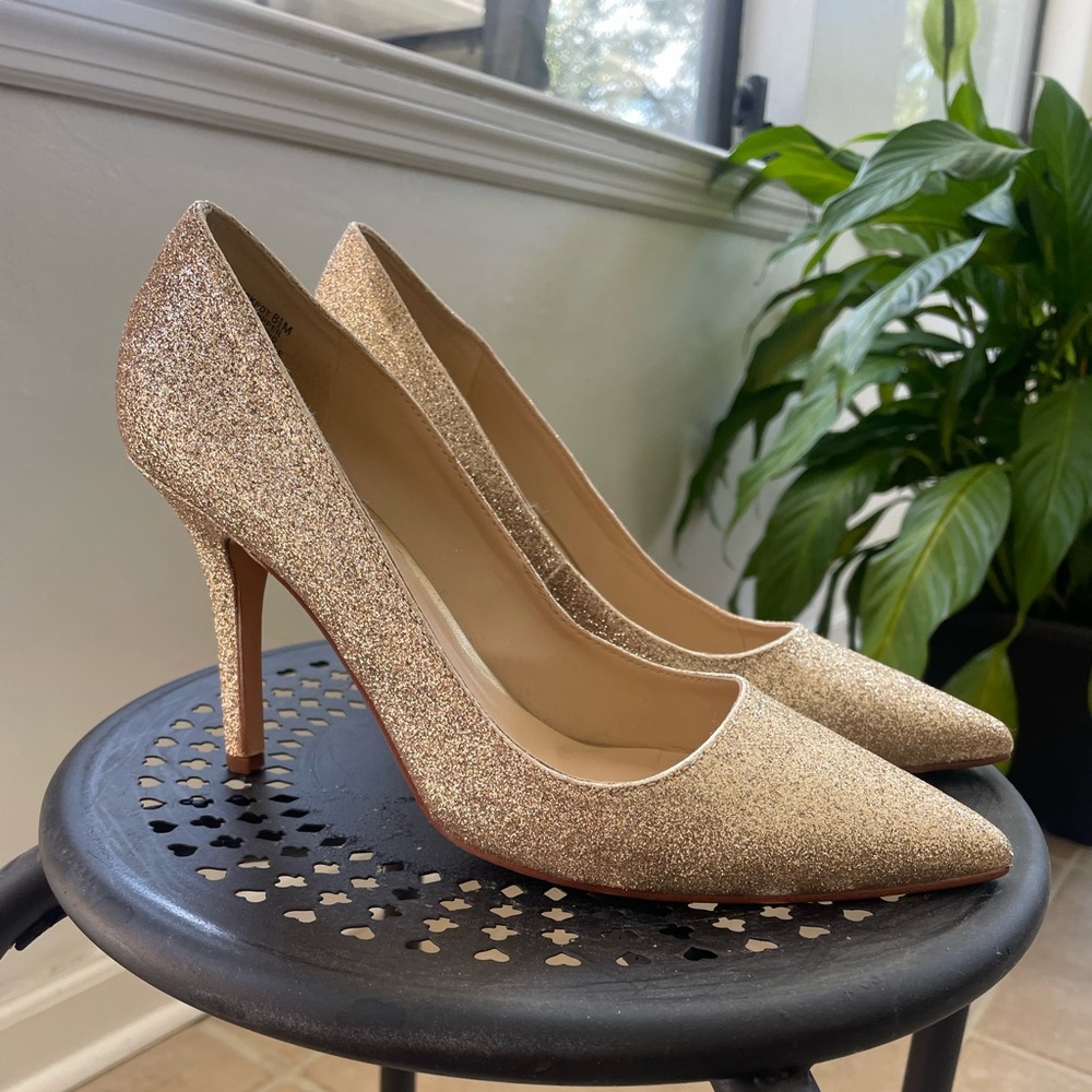 Nine West Gold Glitter Pumps